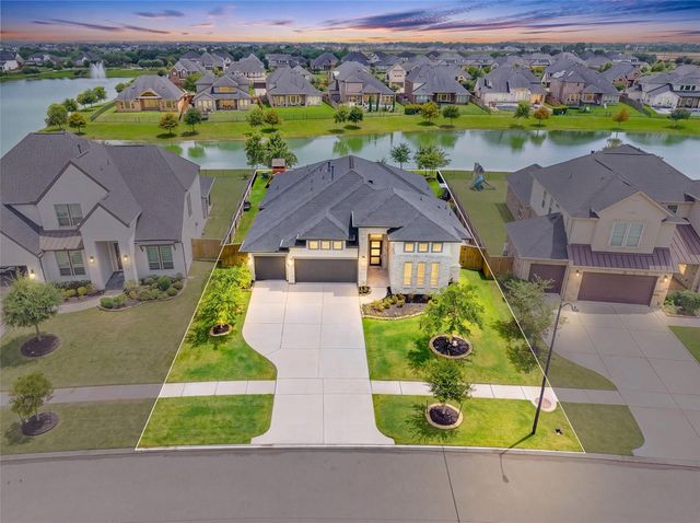 440 Stratus View Ct — Lake House Sec 4