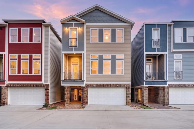 2121 Bidwell Dr — Fisher Ests/Oak Forest