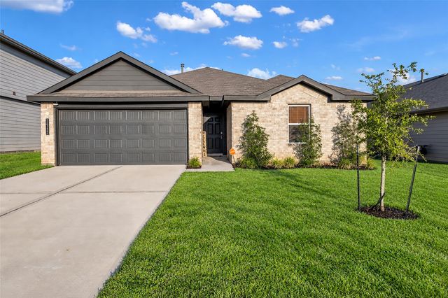24737 Majestic Cone Ln — Grand Pines