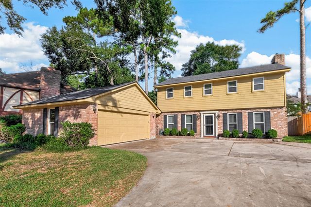 9 Arlington St — Tanglewood East