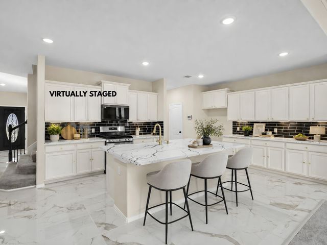 9423 Mineral Rock Ln — Mission Trace