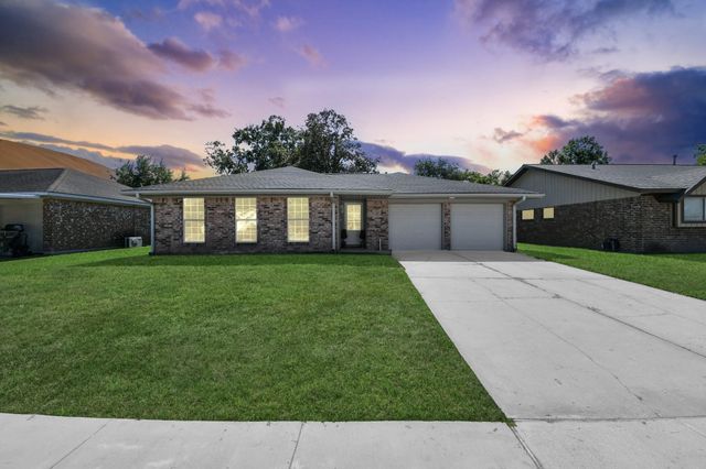 741 E Amherst Ln — College Park Sec 06