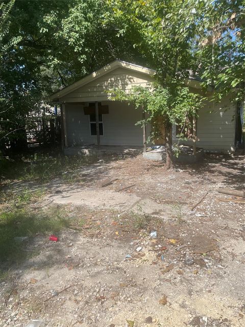 3713 Farmer Street — Farmer-Teal