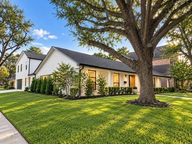 12503 Barryknoll Ln — Memorial Meadows