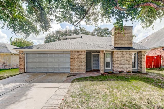 1427 Lazy Spring Dr — Quail Green Sec 1