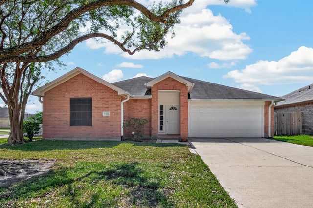 9202 Desirable Dr — Pecan Crossing Sec 02