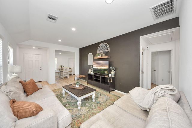 8611 River Crest Dr — Wooster Crossing
