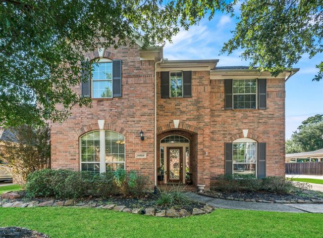 19519 Piney Lake Dr — Country Lake Estates Sec 01