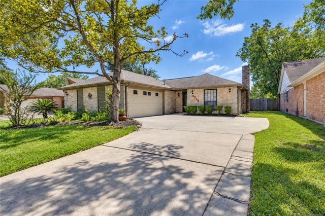 6215 Greenway Forest Ln — Inwood North Sec 07