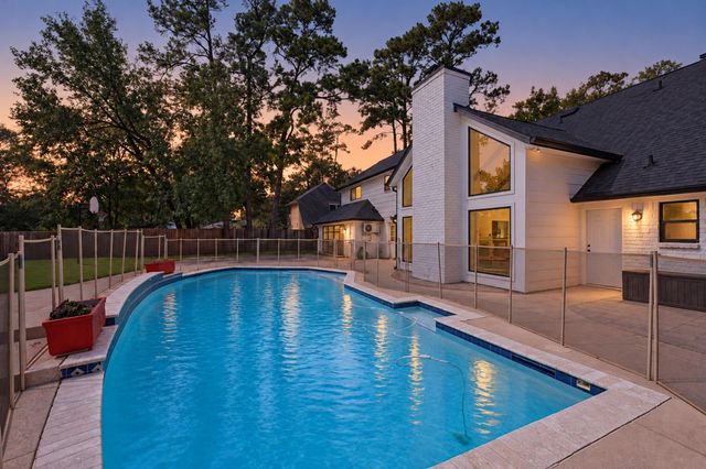 5911 Sandypine Ct — Spring Creek Oaks