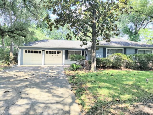 5559 Aspen St — Richmond Plaza