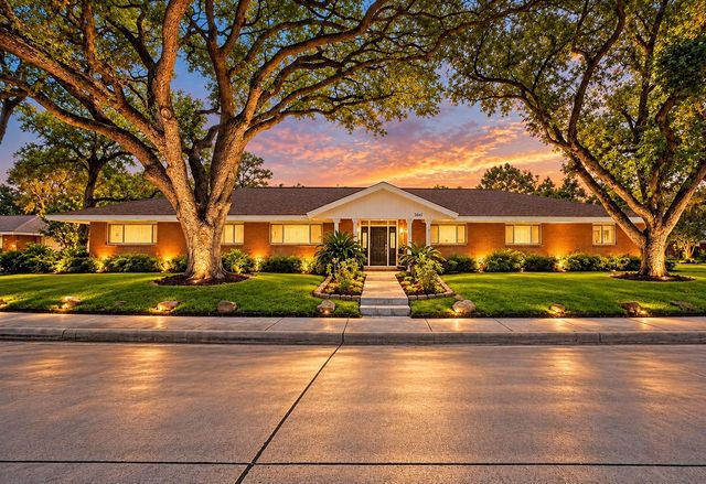3641 Deal St — Braes Manor Sec