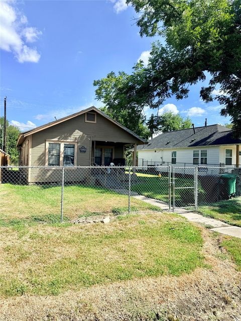 505 Hoffman St — Denver