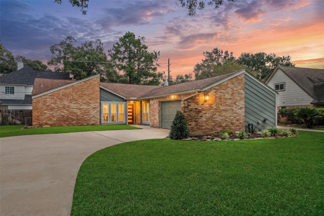 15126 Carols Way Dr — Hunterwood Forest Sec 1
