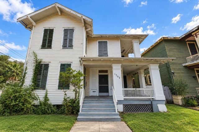 1702 Rosenberg St — Galveston Outlots