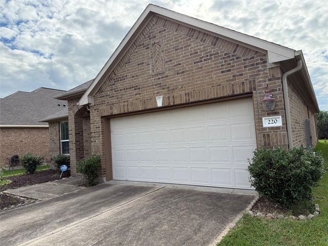 220 Brookwood Park Lane — Bay View