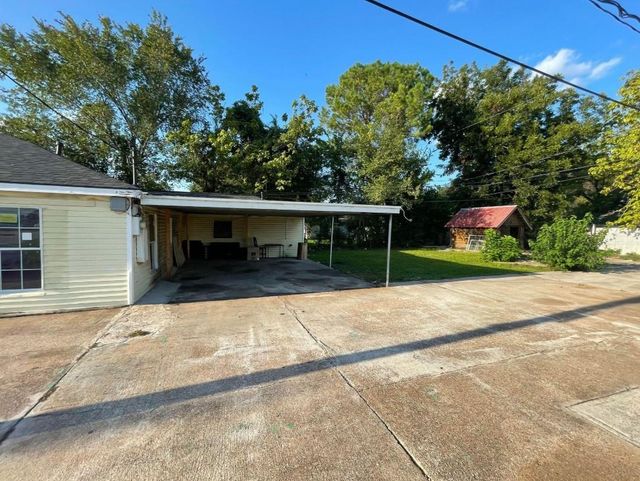 7510 Meadowyork St — York Meadows