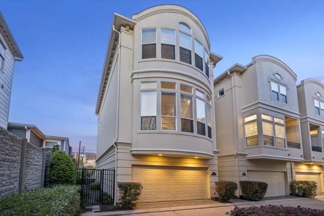 1515 Hyde Park Blvd #5 — Hyde Park Crescent