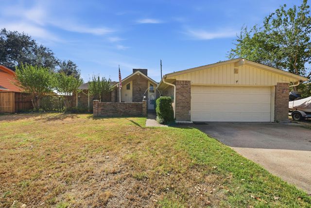 1014 McDugald Rd — Lakeland Sec 03