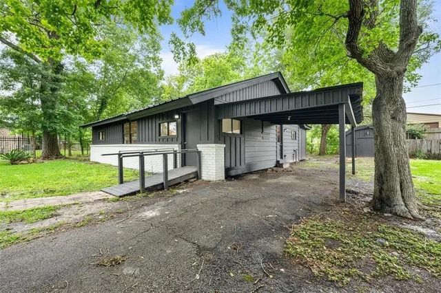 3201 Creel Ct — Spenwick Place Sec 01