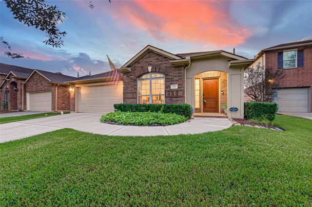 211 Little Summer Dr — Summer Lakes Sec 2