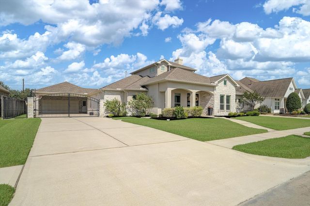 1813 N Prairie Ln — Estates/East Mdw Sec 1