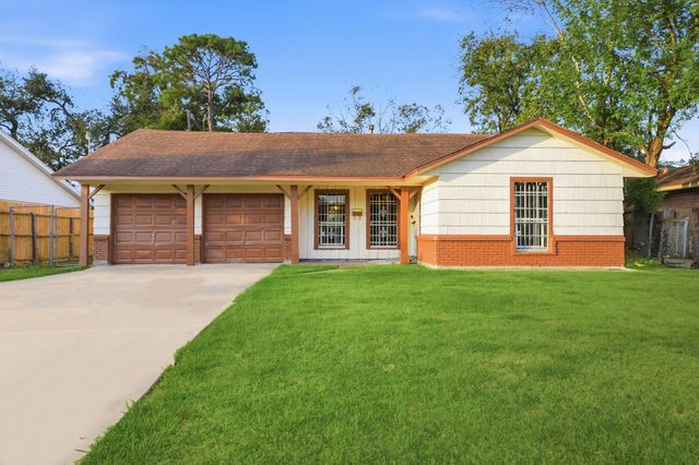 535 Edgebrook Dr — Freeway Manor Sec 07