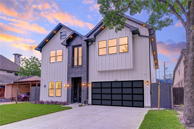 1721 Du Barry Ln — Oak Forest