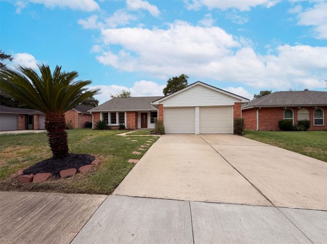 2307 Strait Ln — Westlake Forest Sec 01