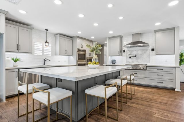 1022 Martin St — Shepherd Park Plaza