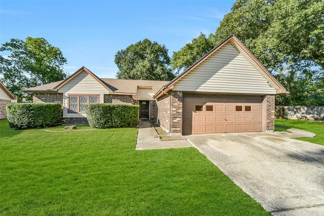 6906 Windy Pines Dr — Oakwood Glen