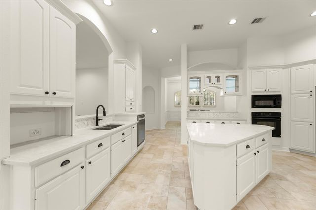 1211 Sterling Ct — Woodcreek Reserve