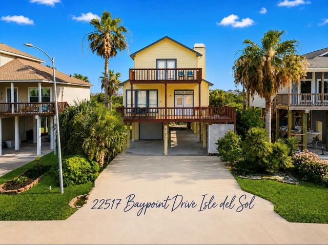22517 Bay Point Dr — Isla Del Sol