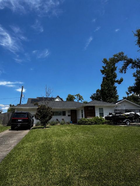 854 T C Jester Blvd — Timbergrove Manor Sec 4