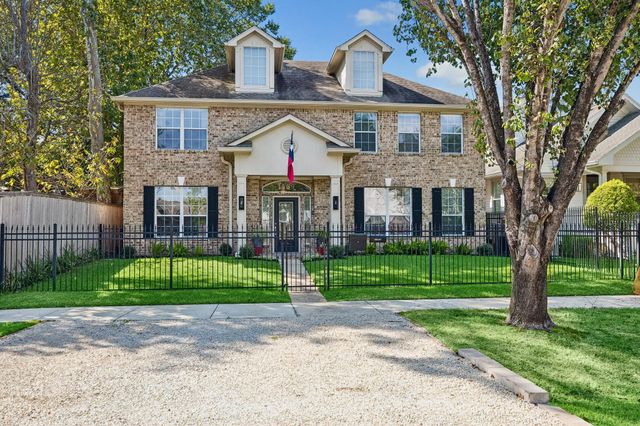 1439 Waverly St — Hawthorne
