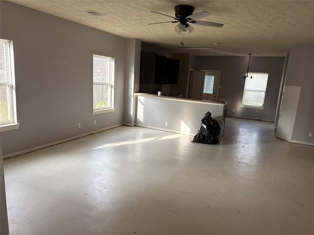 2218 Moonstone Ct — Pearlbrook