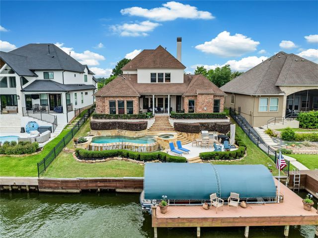 12320 White Oak Pt — White Oak Ranch