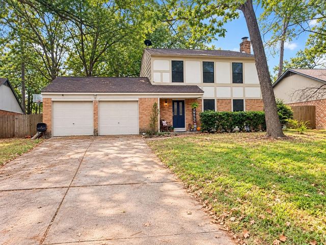 2922 Birch Creek Dr — Elm Grove Village