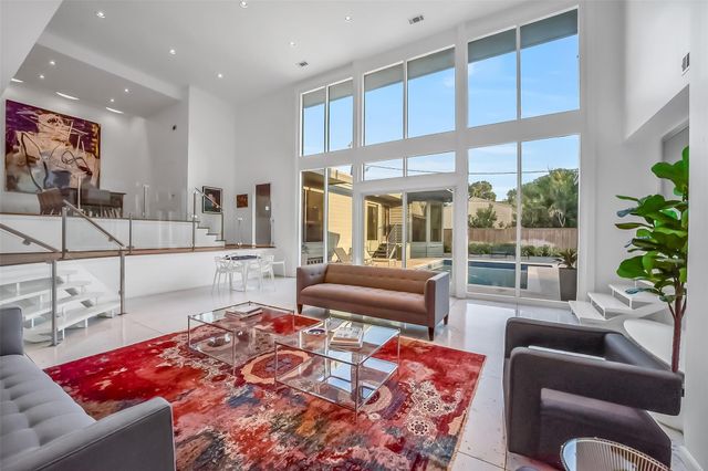 5107 Contour Pl — Meyerland