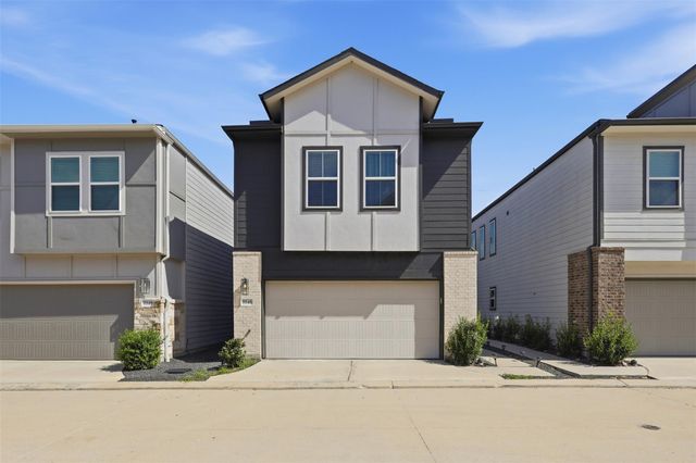 9946 Storehouse Dr — Pinecrest