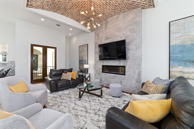 710 Delano St A — Delano Court Sub