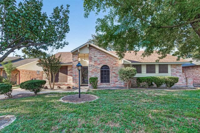 7602 Salge Dr — Woodland Trails North Sec 06