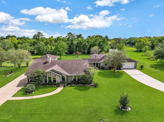 304 Chester Dr — Halls Add