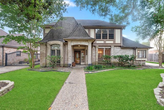 18311 Mountfield Dr — Deerfield Village