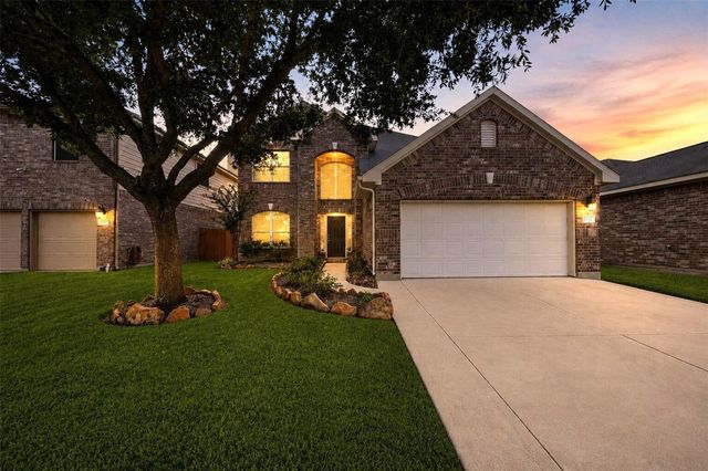 2622 Key West Dr — Lakecrest Forest