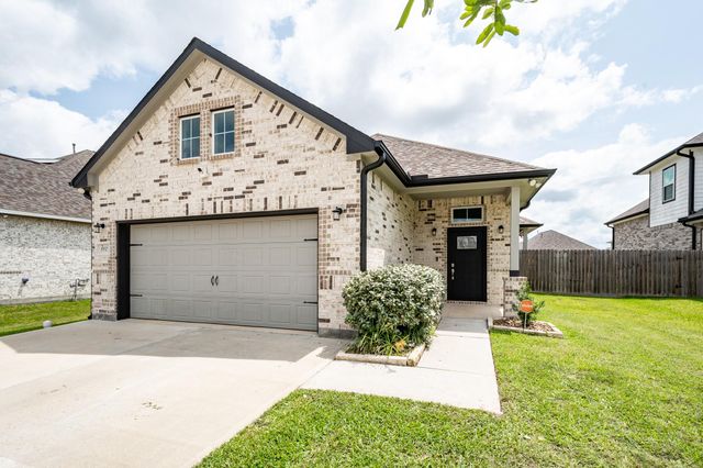 607 Rain Cloud Dr — Raintree
