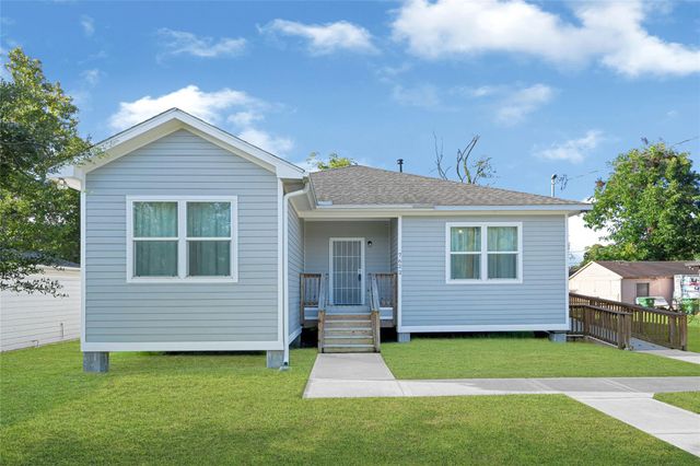 7622 Touchstone St — Weyburn Place