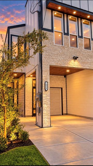 7935 Fowlie St — Alani Homes/Fowlie