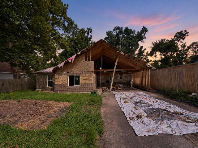9318 Sherbourne St — Barclay Place Sec 02