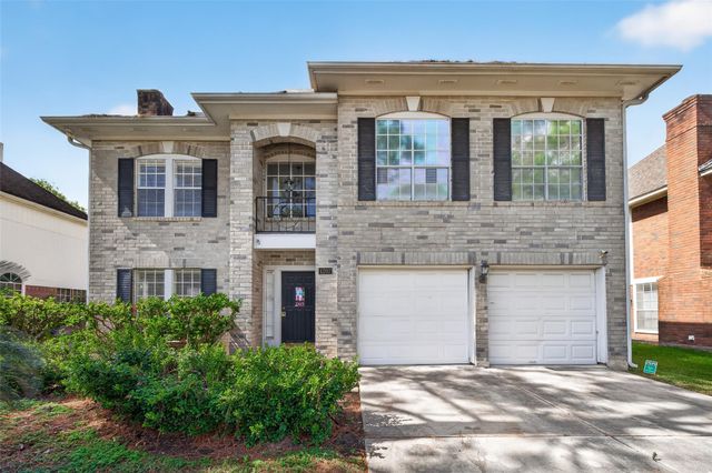 1207 Green Knoll Dr — Greatwood Knoll Sec 1